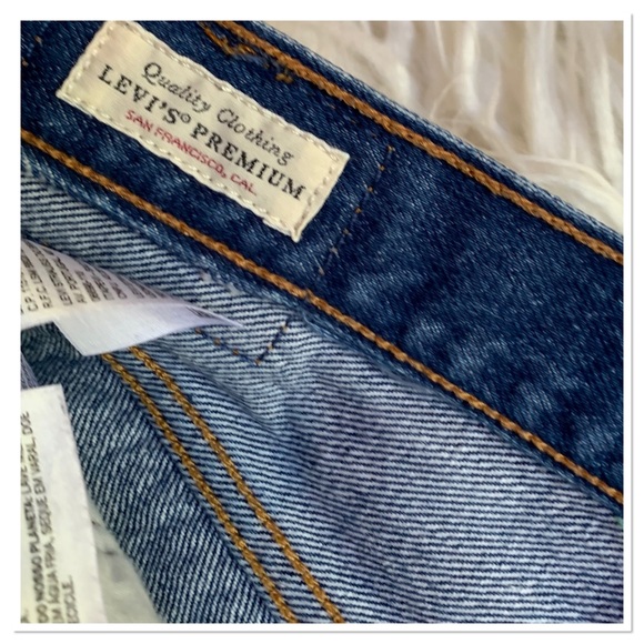 Levi’s 501 Classic Button Fly High Rise Raw Hem Cut Off Jean Shorts Blue 31 - Picture 10 of 11